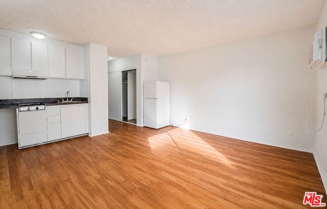500 S Hobart Boulevard 200, Los Angeles, CA 90020