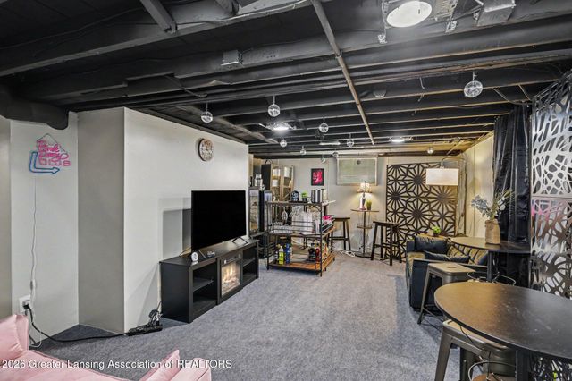 1712 Osborn Road, Lansing, MI 48915
