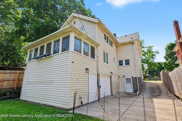 1712 Osborn Road, Lansing, MI 48915
