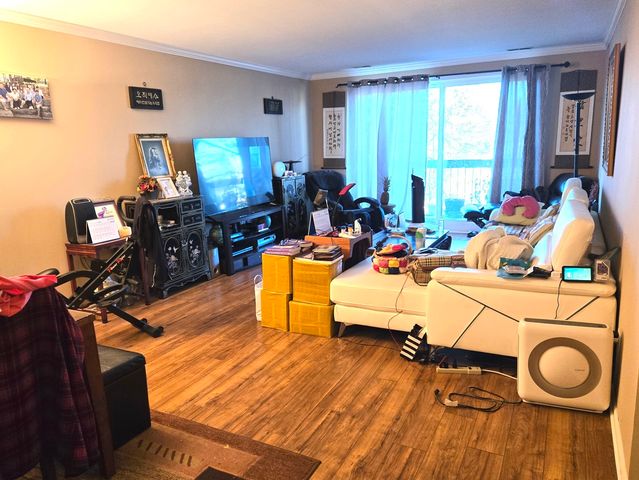 8101 W COURTE Drive 307, Niles, IL 60714