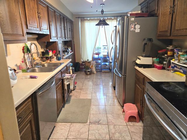 8101 W COURTE Drive 307, Niles, IL 60714