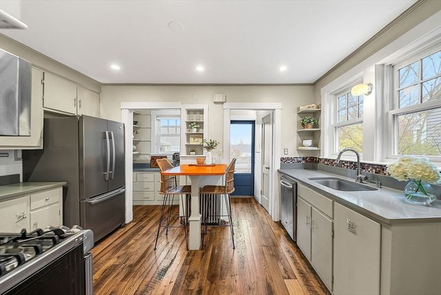 29 Thaxter Rd, Newton, MA 02460