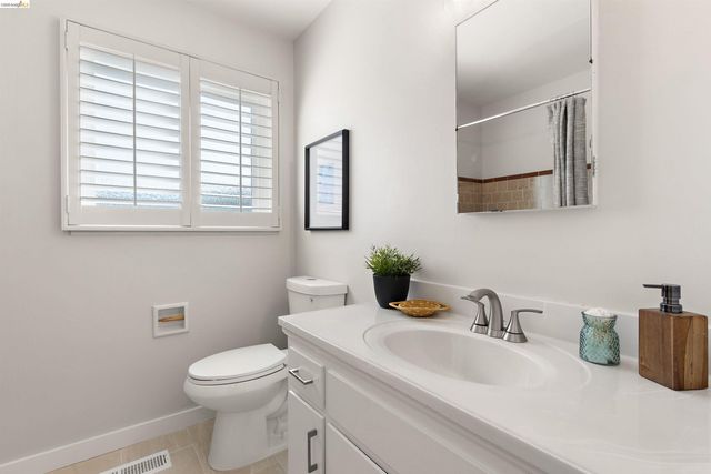 15555 Tilden St, San Leandro, CA 94579