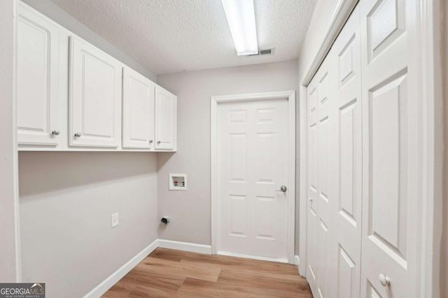 2607 Village Lane, Roswell, GA 30075