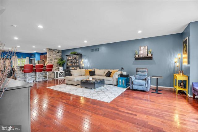 3 KEEGAN CT, Marlton, NJ 08053