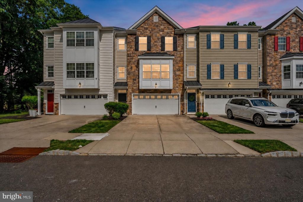 3 KEEGAN CT, Marlton, NJ 08053