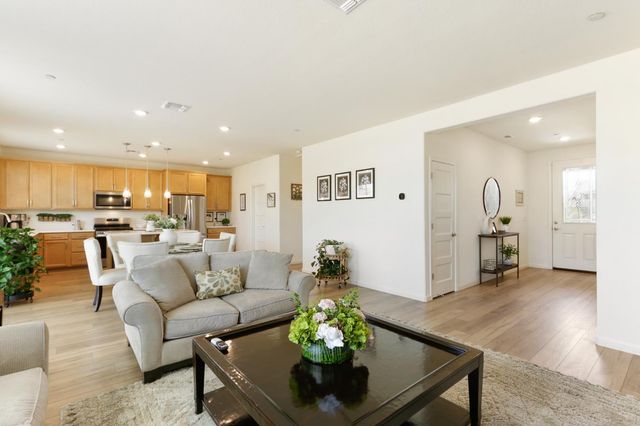 1164 Kanon Clover Way, Lincoln, CA 95648
