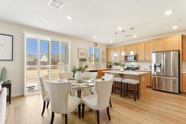 1164 Kanon Clover Way, Lincoln, CA 95648