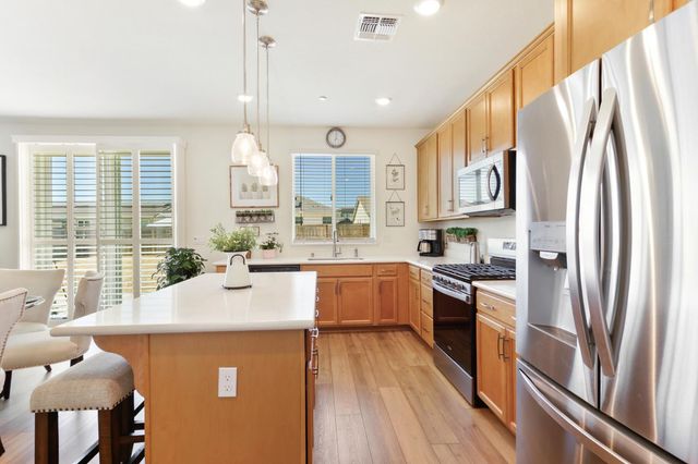 1164 Kanon Clover Way, Lincoln, CA 95648