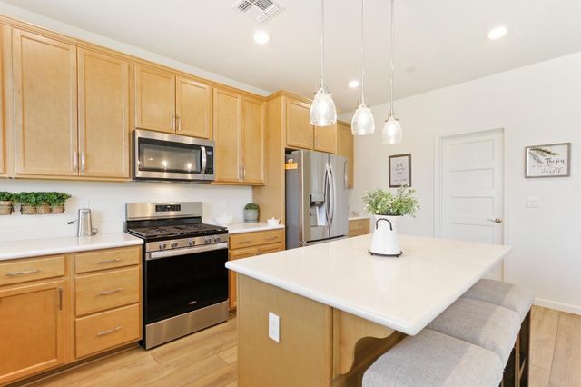 1164 Kanon Clover Way, Lincoln, CA 95648