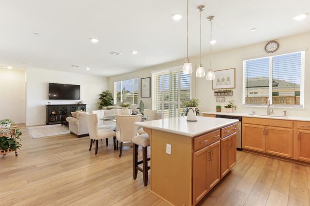 1164 Kanon Clover Way, Lincoln, CA 95648