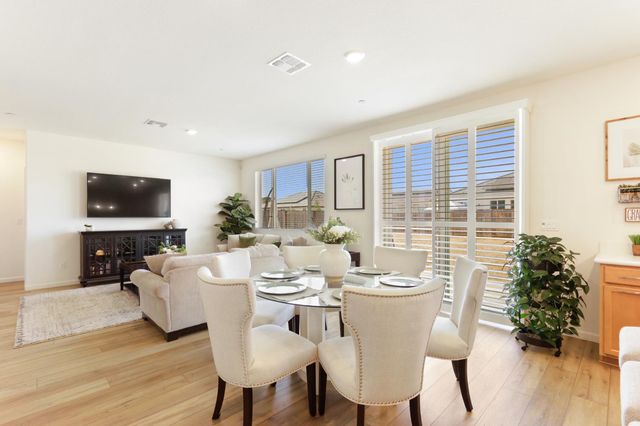 1164 Kanon Clover Way, Lincoln, CA 95648