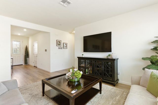 1164 Kanon Clover Way, Lincoln, CA 95648