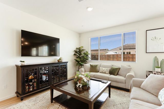 1164 Kanon Clover Way, Lincoln, CA 95648