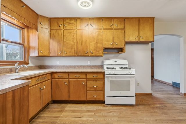 620 6th Avenue, Marion, IA 52302