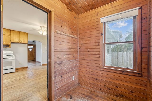 620 6th Avenue, Marion, IA 52302