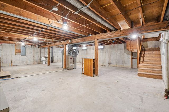 620 6th Avenue, Marion, IA 52302