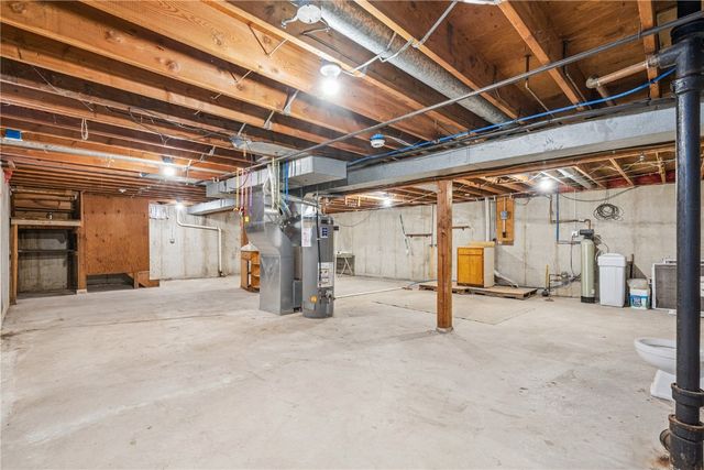 620 6th Avenue, Marion, IA 52302