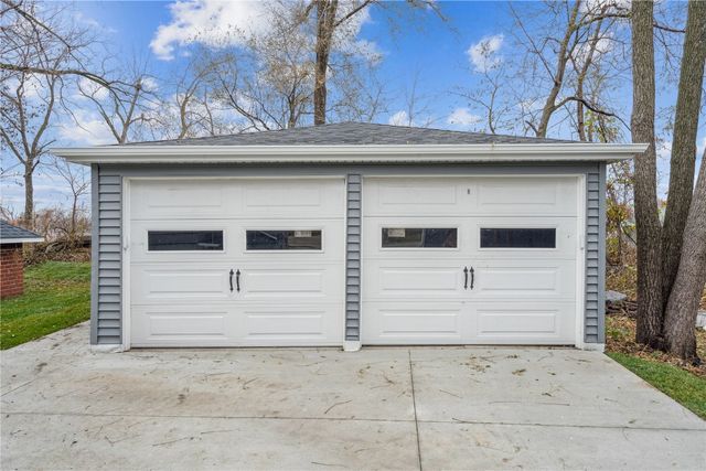 620 6th Avenue, Marion, IA 52302