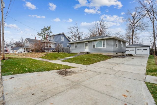 620 6th Avenue, Marion, IA 52302