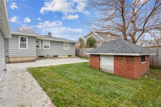 620 6th Avenue, Marion, IA 52302