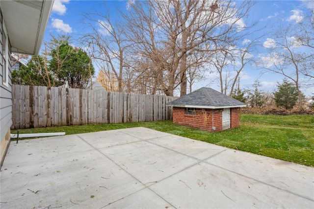 620 6th Avenue, Marion, IA 52302