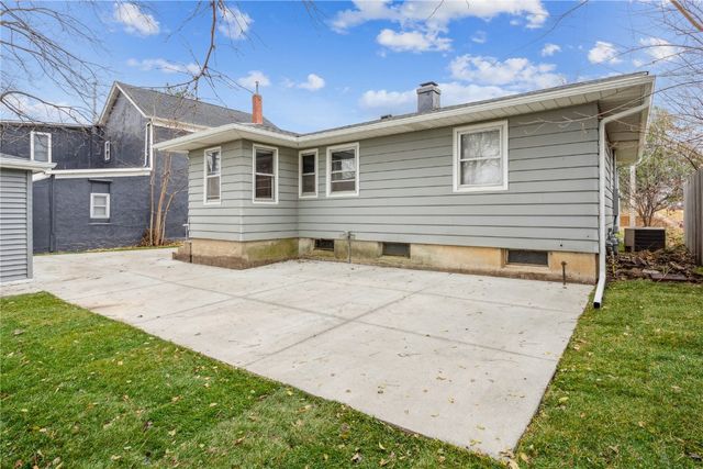 620 6th Avenue, Marion, IA 52302