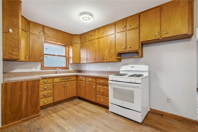 620 6th Avenue, Marion, IA 52302