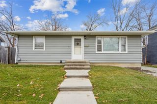 620 6th Avenue, Marion, IA 52302