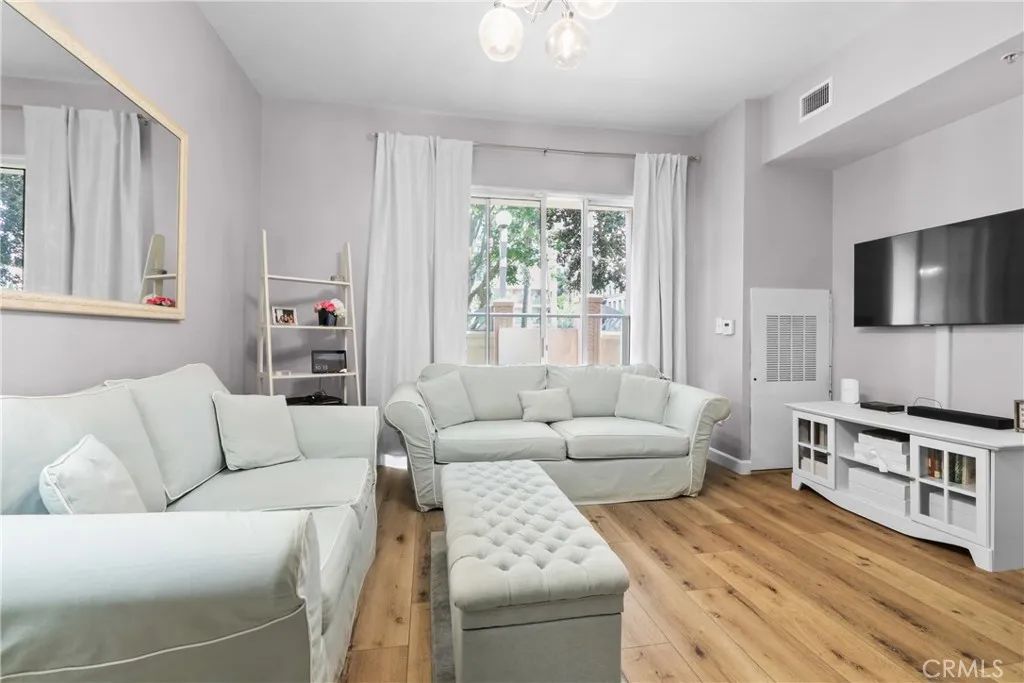 488 E Ocean Boulevard 105, Long Beach, CA 90802