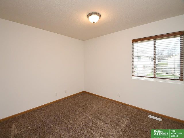 2108 Plymouth Rock Road, Bellevue, NE 68123