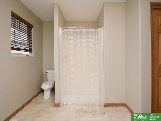 2108 Plymouth Rock Road, Bellevue, NE 68123