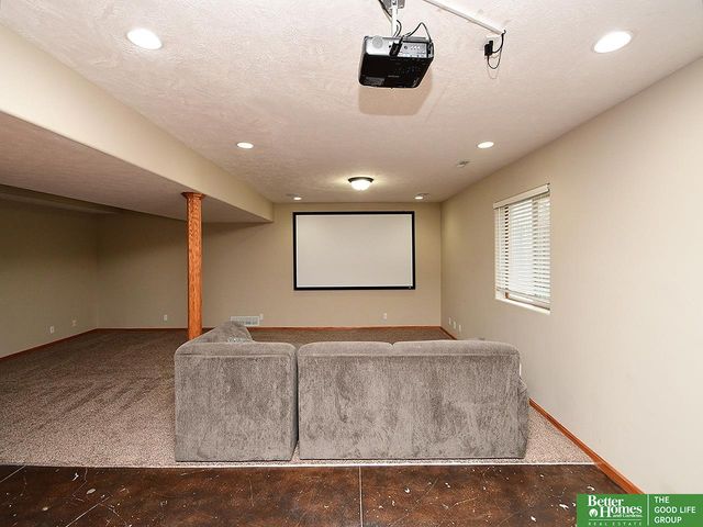 2108 Plymouth Rock Road, Bellevue, NE 68123