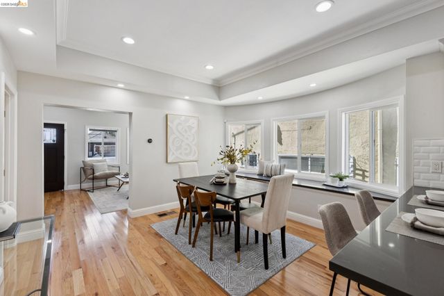 812 37Th St, Oakland, CA 94608