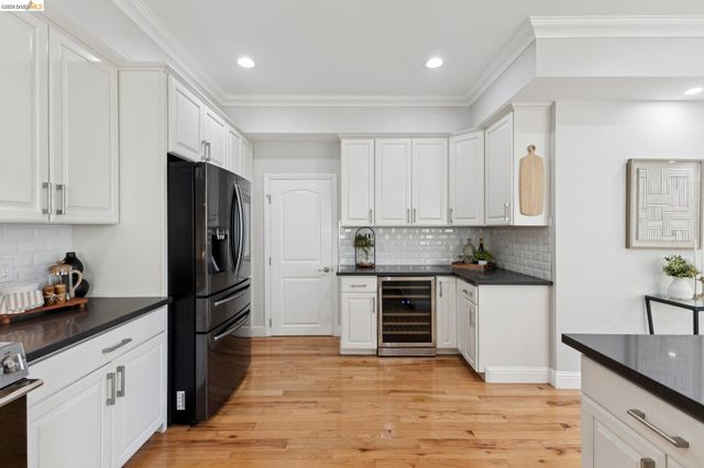 812 37Th St, Oakland, CA 94608