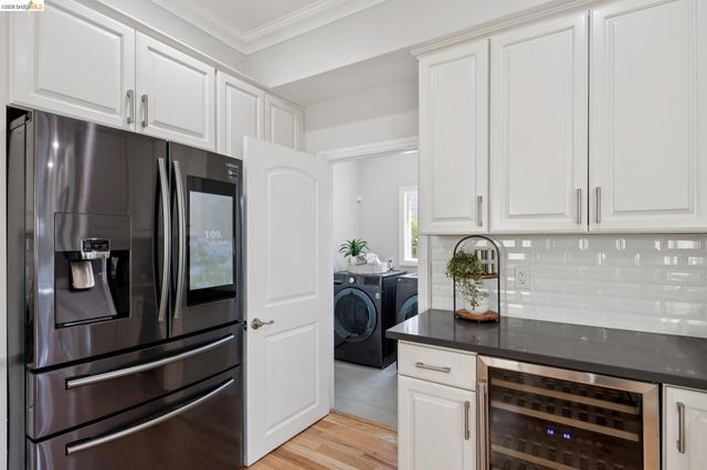 812 37Th St, Oakland, CA 94608