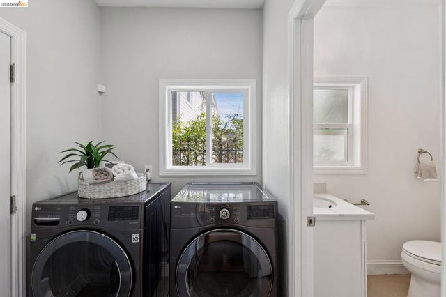 812 37Th St, Oakland, CA 94608