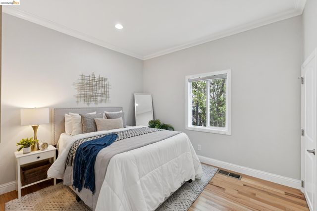 812 37Th St, Oakland, CA 94608