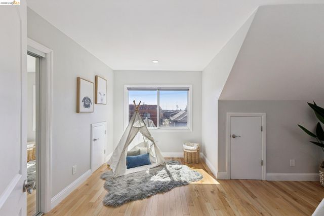 812 37Th St, Oakland, CA 94608