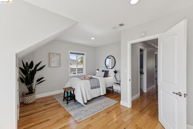 812 37Th St, Oakland, CA 94608