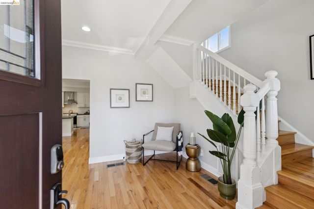 812 37Th St, Oakland, CA 94608