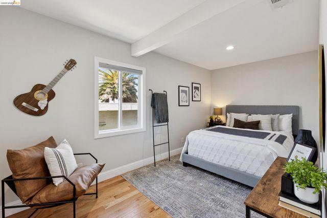 812 37Th St, Oakland, CA 94608