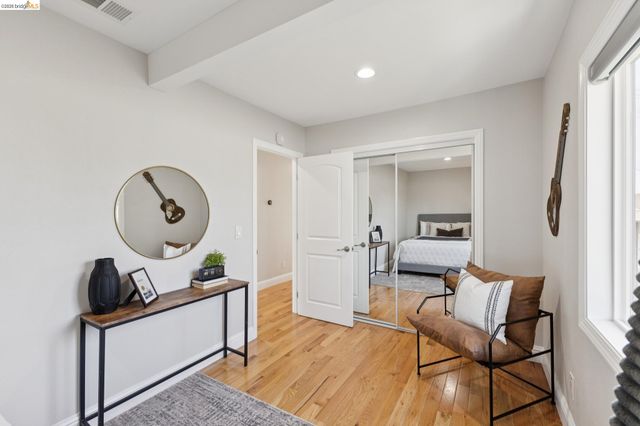 812 37Th St, Oakland, CA 94608