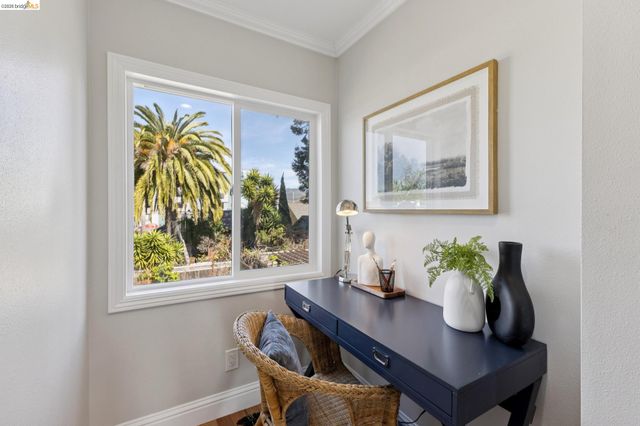 812 37Th St, Oakland, CA 94608