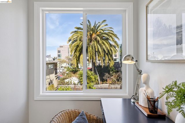 812 37Th St, Oakland, CA 94608