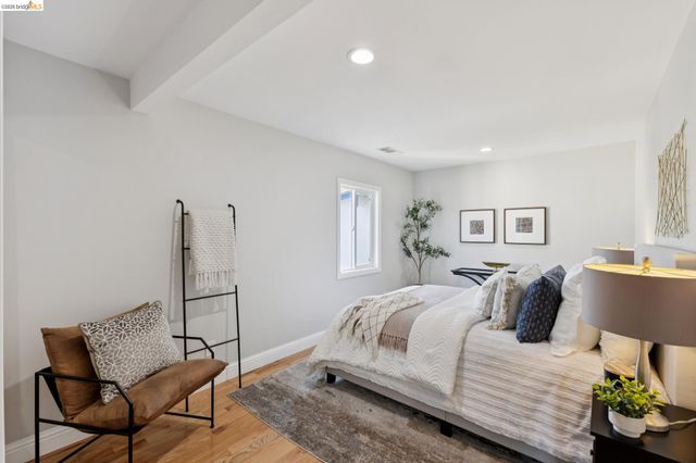 812 37Th St, Oakland, CA 94608