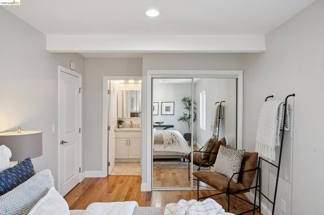 812 37Th St, Oakland, CA 94608