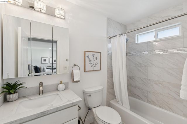 812 37Th St, Oakland, CA 94608