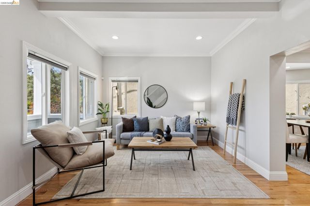 812 37Th St, Oakland, CA 94608