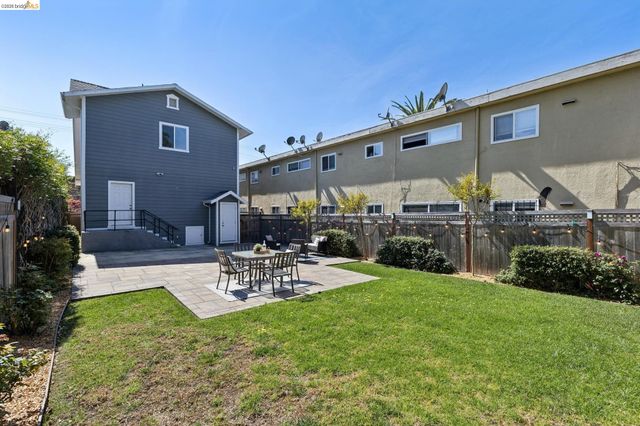 812 37Th St, Oakland, CA 94608